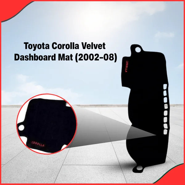 View of the installed dashboard protector inside the Corolla 2002-2008, demonstrating thermal shielding and glare reduction on the screen.